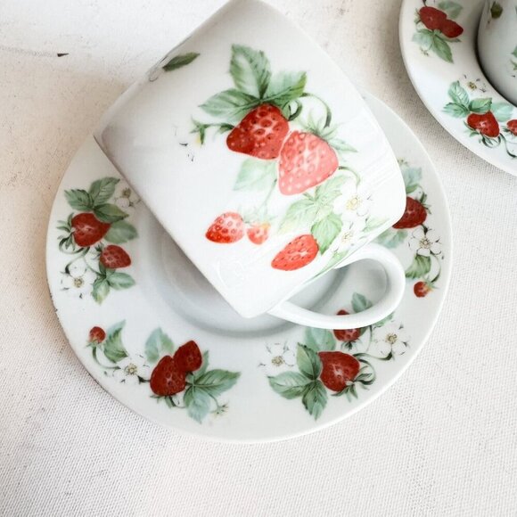 Vintage Christopher Stuart Berry Orchard Print Cup and Saucer X2 - Picture 7 of 12